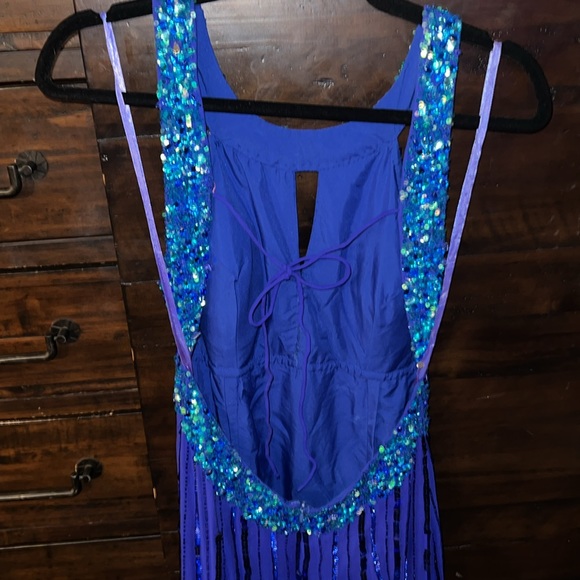 Stunning blue and green halter mermaid gown in sequin and beads - Picture 11 of 12